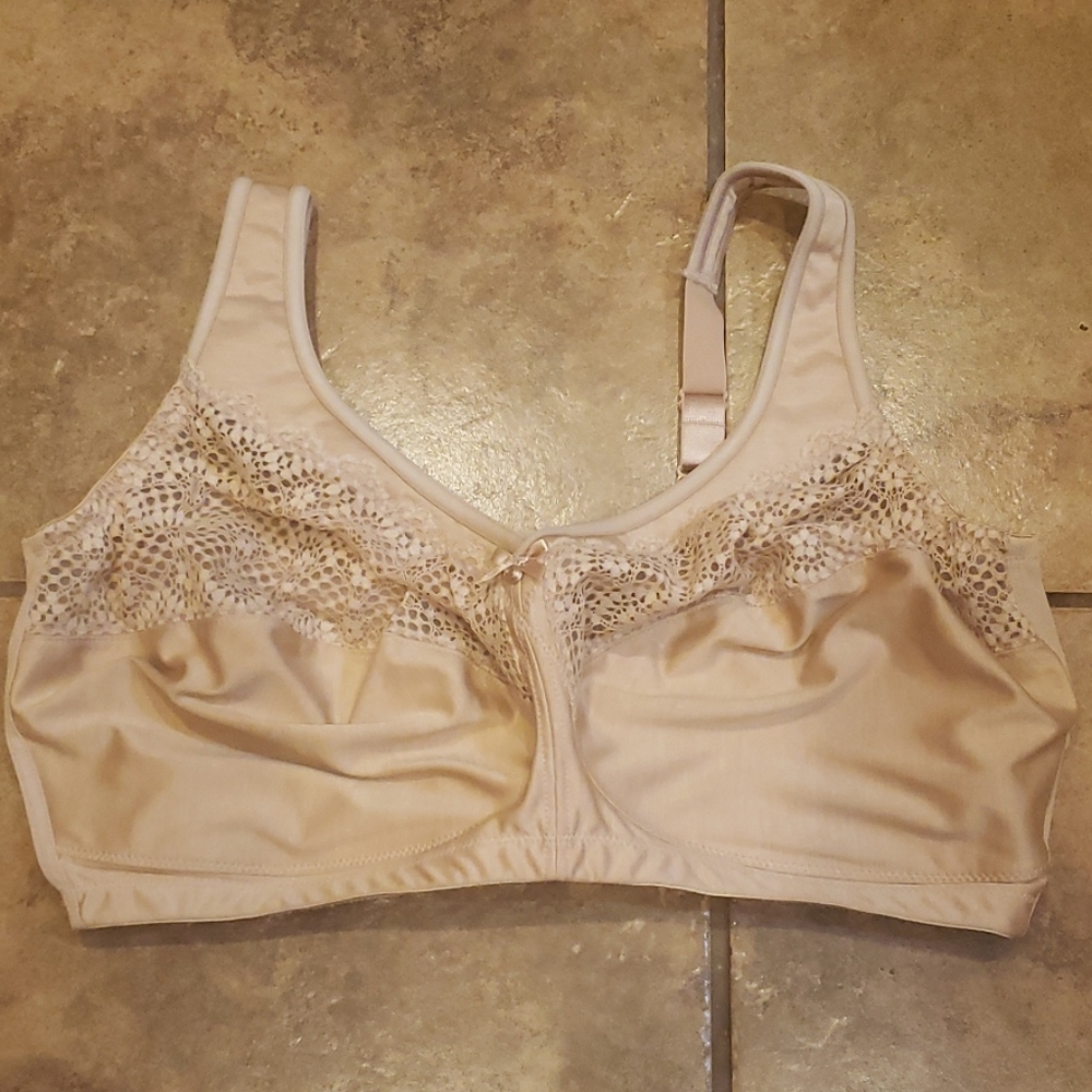 Sale!!! Glamorise tan bra size 42H EUC!!